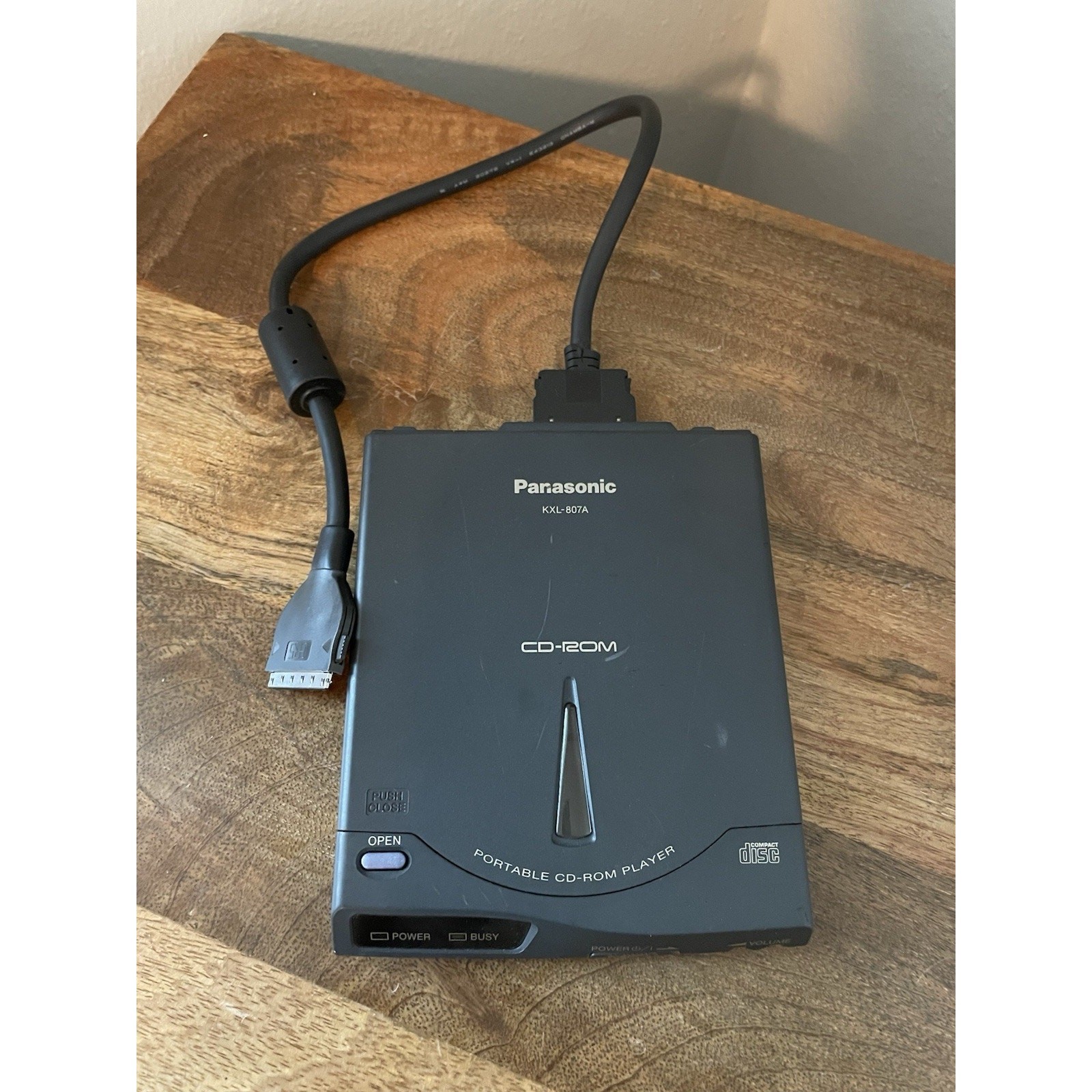 Panasonic CD-ROM Portable Player 20x KXL-807A 1999