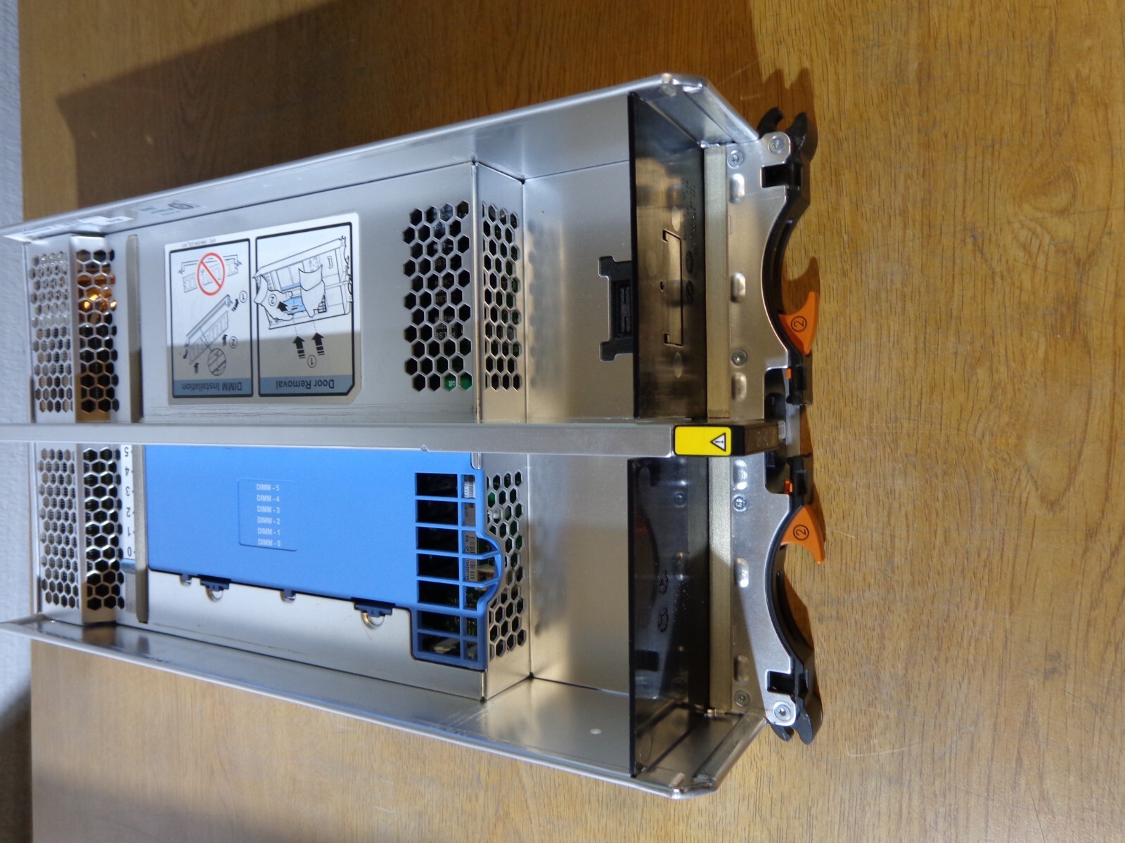 110-113-102B EMC VNX5300 2.4GHz 6GB RAM 303-113-101B-01 TRPE-AR