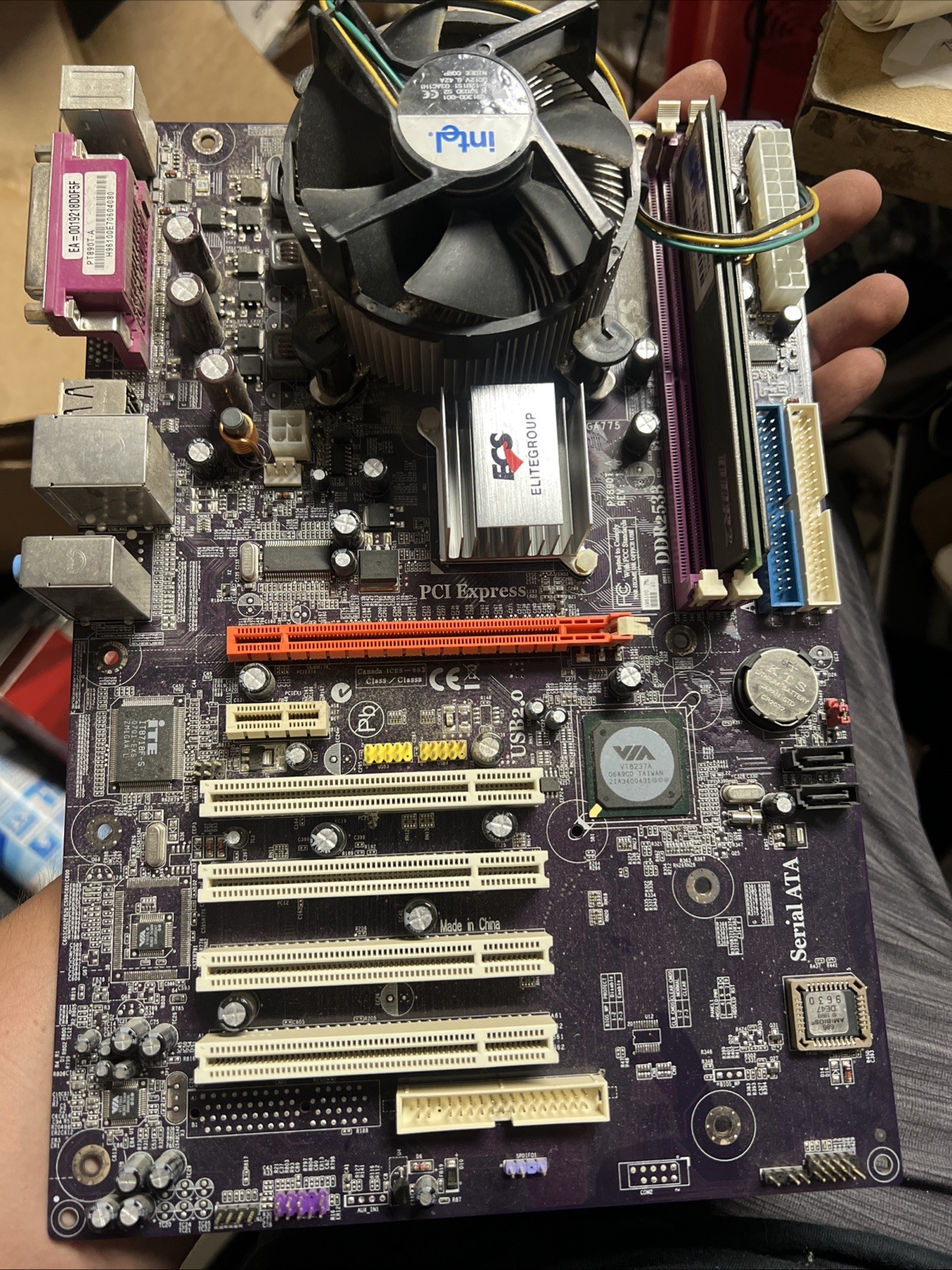 ECS Elite Group Motherboard PT890T-A 2gb ram WORKS