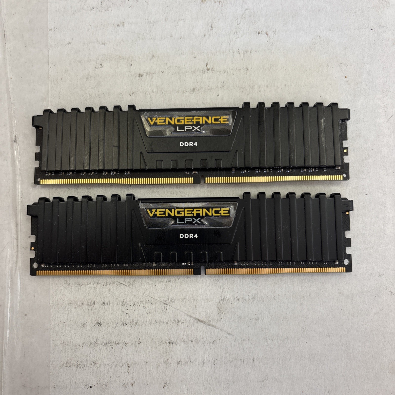 Corsair Vengeance LPX 16GB (2x8GB) DDR4 2666MHz 288-Pin DIMM CMK16GX4M2A2666C16