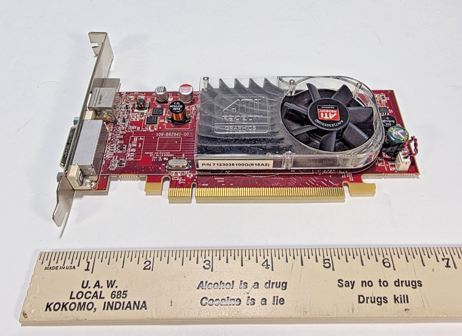 ATI Radeon HD 3450 256MB DDR2 PCIe Video Card ATI-102-B62902 DMS-59