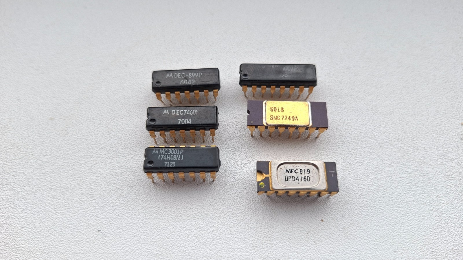 Motorola DEC NEC rare memory IC year 1969 1970 1971 1977 vintage IC GOLD qty: 5