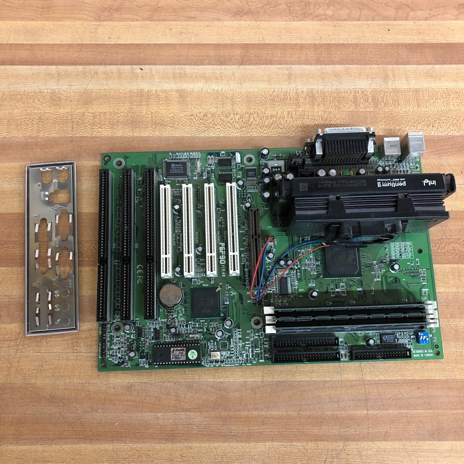 Freetech/Flexus P6F90 Slot 1 ATX Motherboard Pentium II 300MHz w/RAM I/O Shield