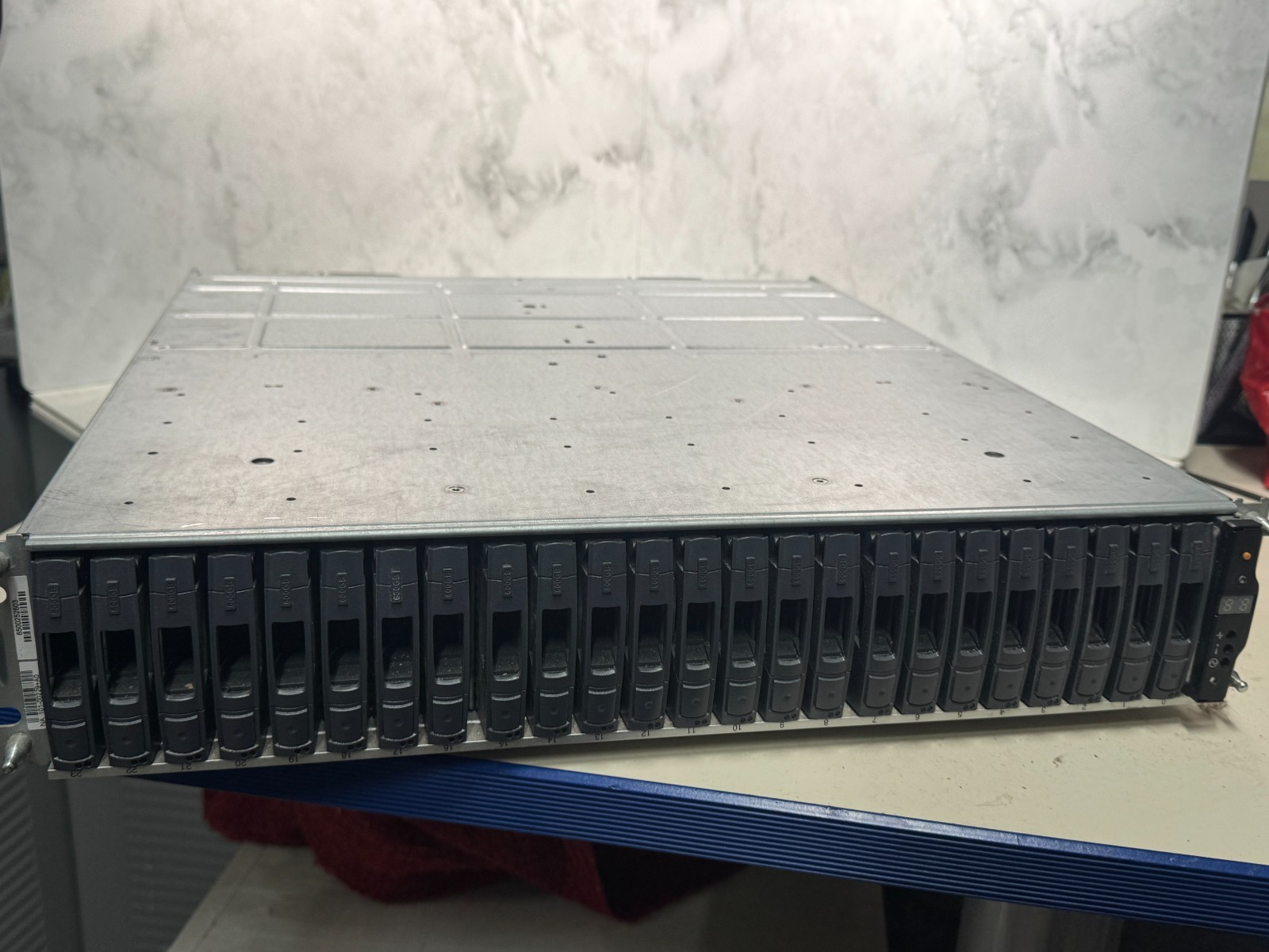 NetApp NAJ-1001 Storage Array 24 Bay + HDD 600GB SAS Rack 2U
