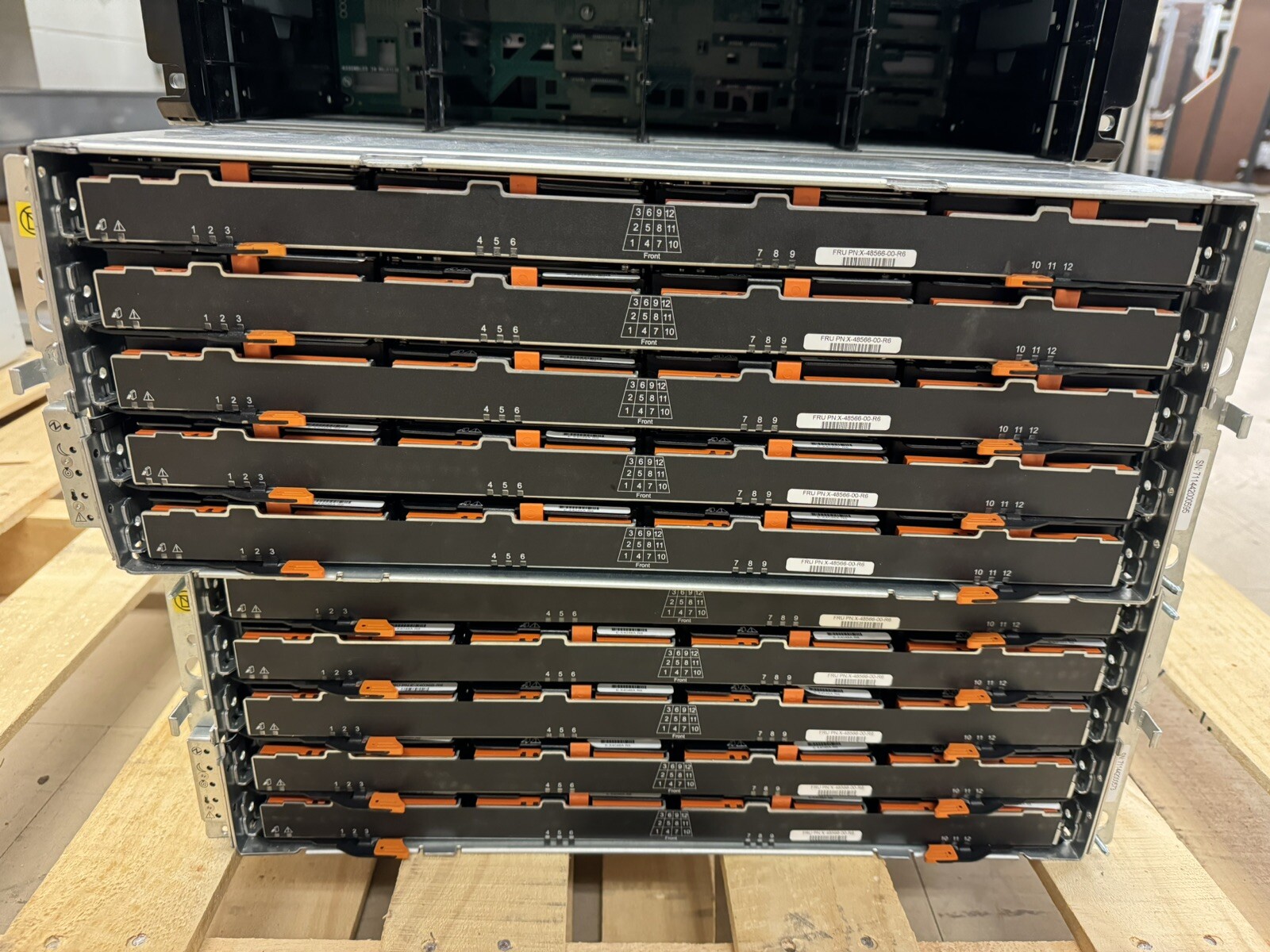 NetApp NAJ-1503 E5760, No Disks, 2x IOMs, 2x PSUs Storage System