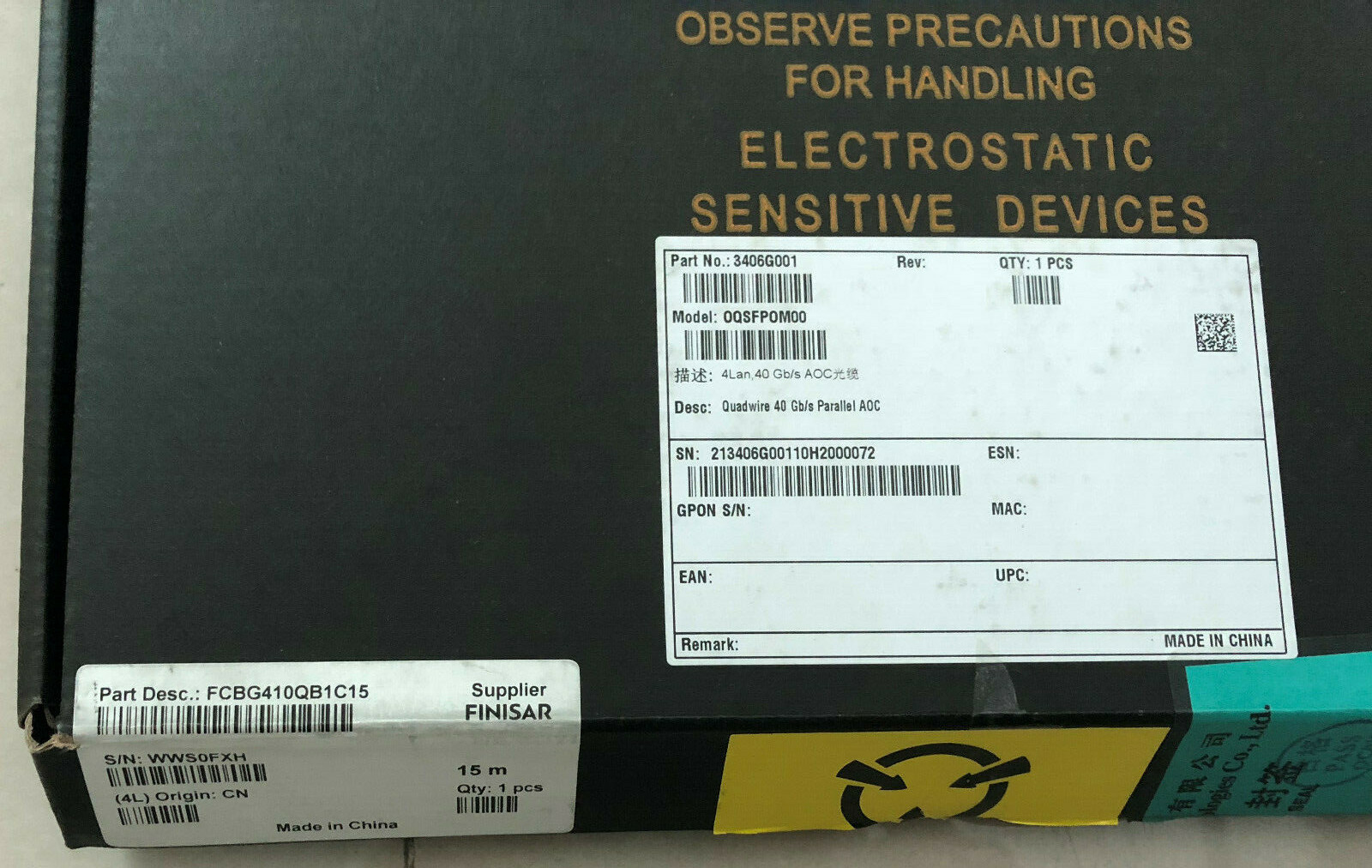 Finisar FCBG410QB1C15 Quadwire QSFP 40Gb/s Parallel  4Lan, AOC InfiniBand 15m 