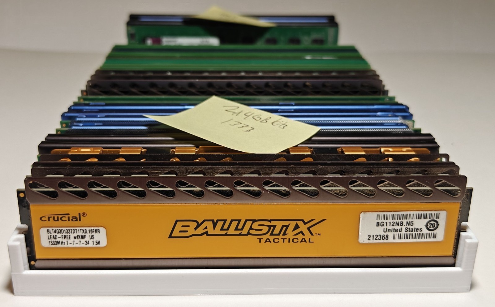 Lot Of 121 sticks of  4gb DDR3 RAM. 13 kits 4x4gb, 31 kits 2x4gb, and 7 singles