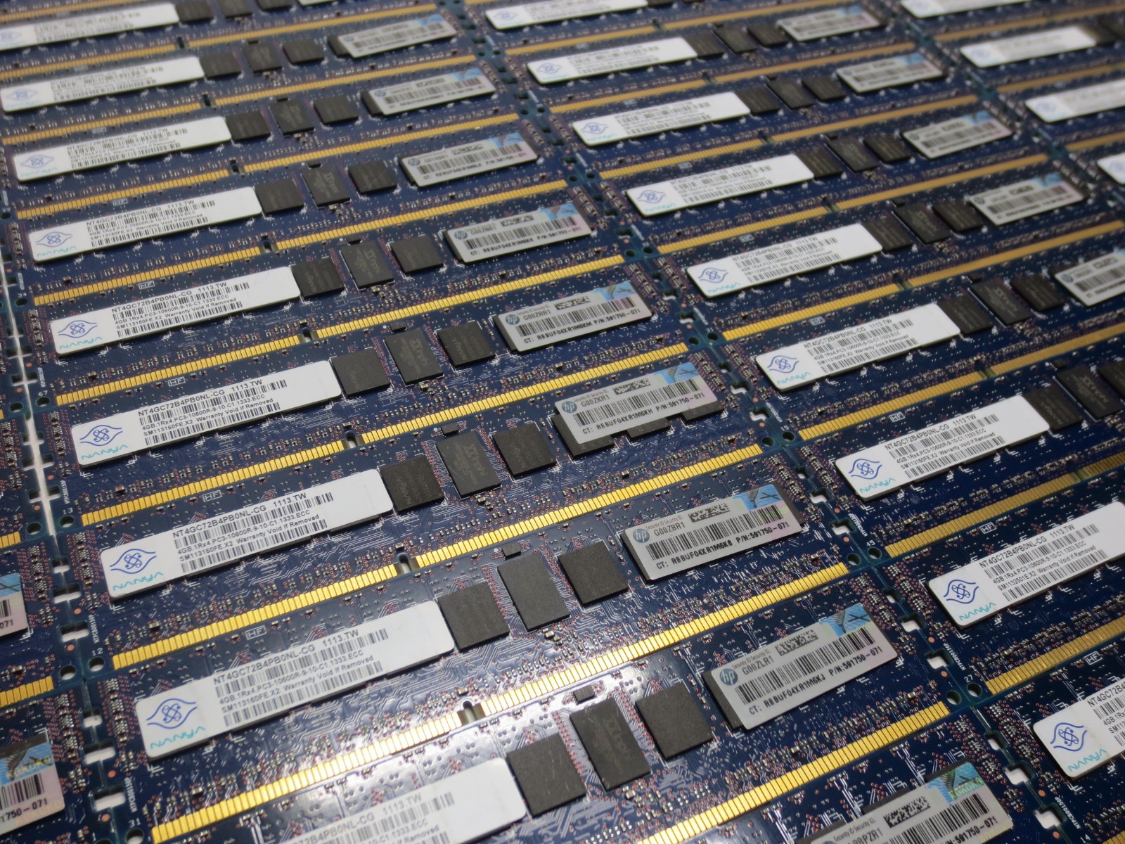 NANYA 184GB (4x46) 1Rx4 PC3-10600R DDR3 RDIMM Server RAM, NT4GC72B4PB0NL-CG