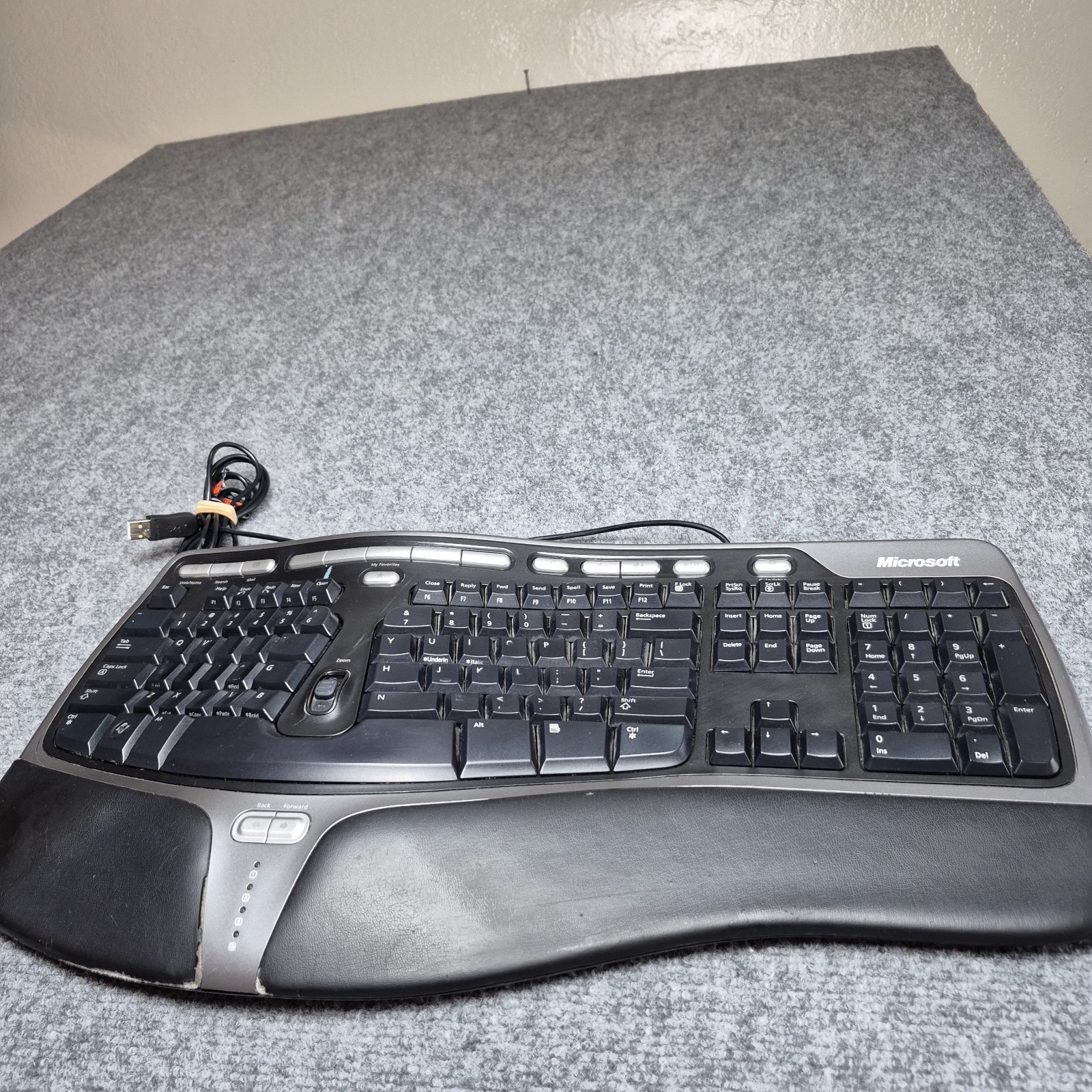 Microsoft Natural Ergonomic Keyboard 4000 v1.0 USB Wired Black Gray KU-0462