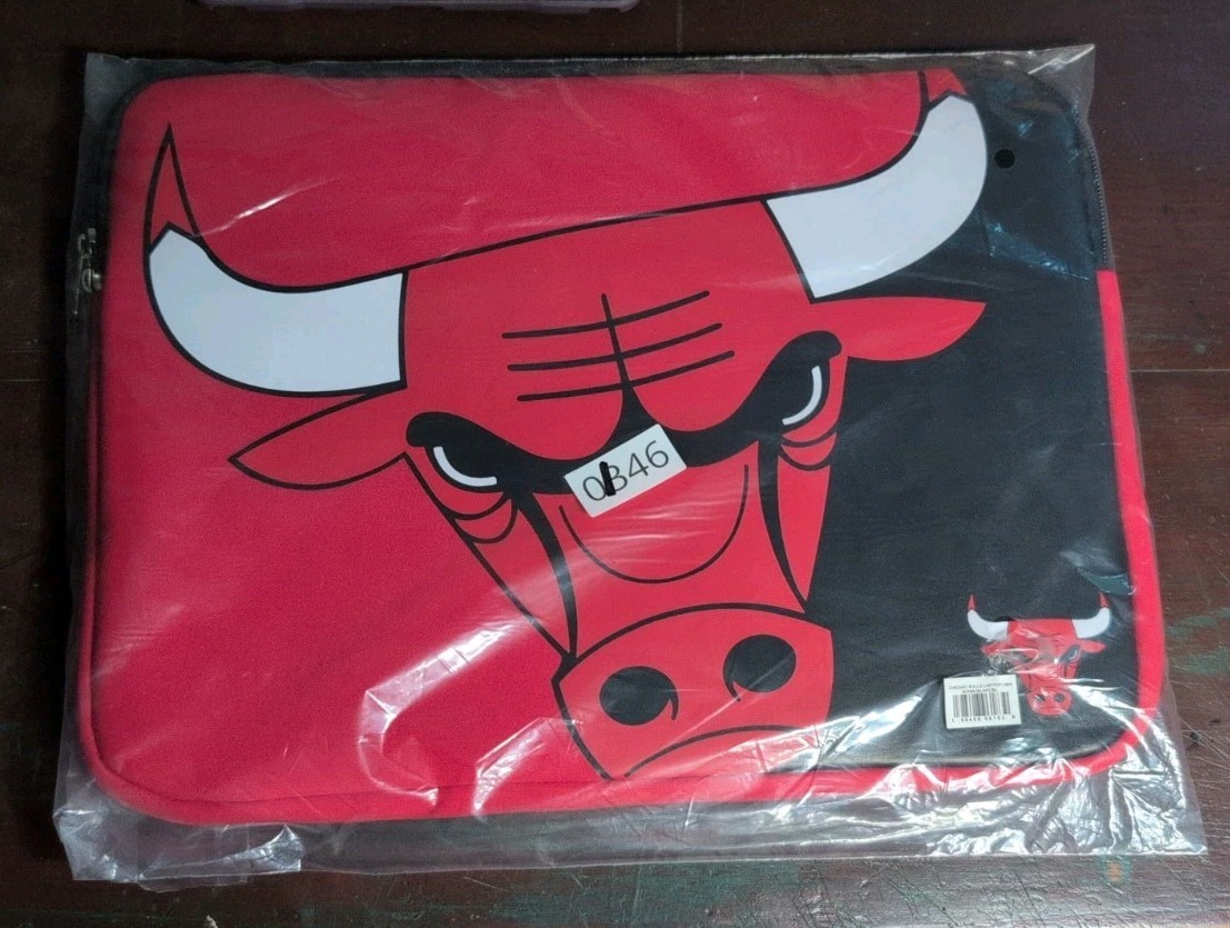 Official Licensed FOCO NBA Chicago Bulls Basketball 15" Laptop Computer Case