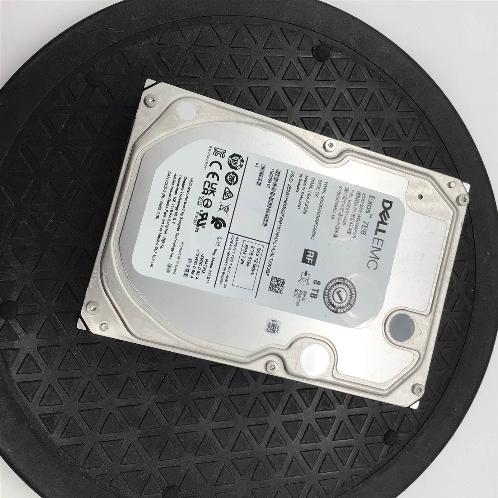 Dell EMC Exos 8TB 7.2K 12G SAS 3.5" 512e HDD ST8000NM014A