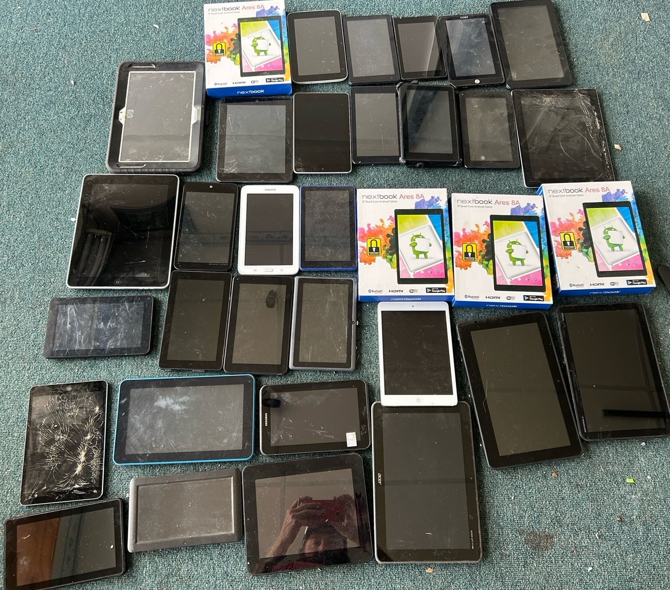 Lot of 34 Apple Ipad Samsung RCA HP Android Bundle UNTESTED/FOR PARTS