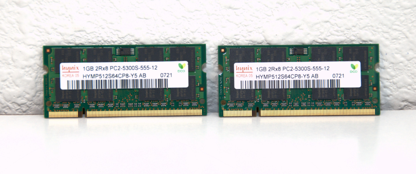 2x Hynix 1GB DDR2 SO-DIMM PC2-5300S 667MHz RAM HYMP512S64CP8-Y5 Tested