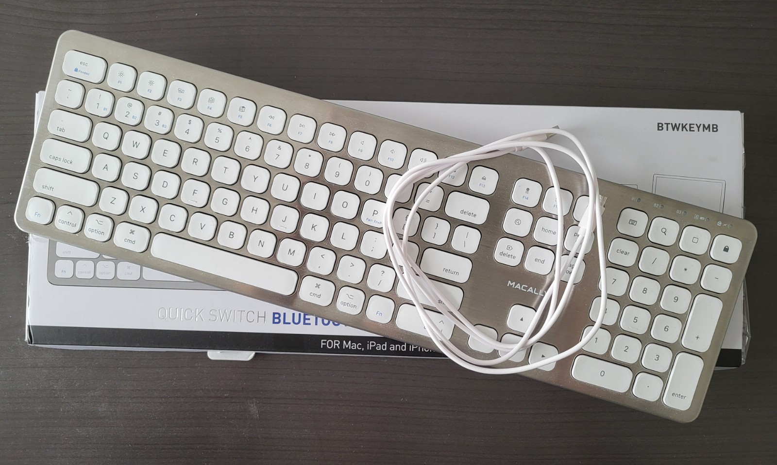 Macally Premium Wireless Keyboard for Mac BTWKEYMB