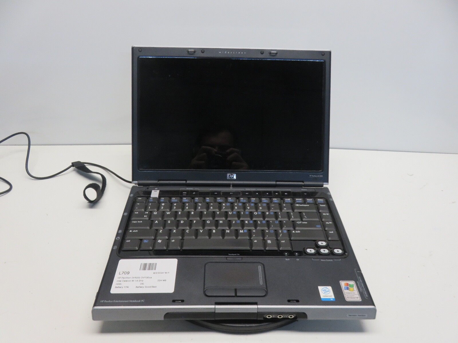 HP Pavillion DV1000 DV1130us Intel Celeron M 1.4 GHz 224 MB  NO HDD No Batt