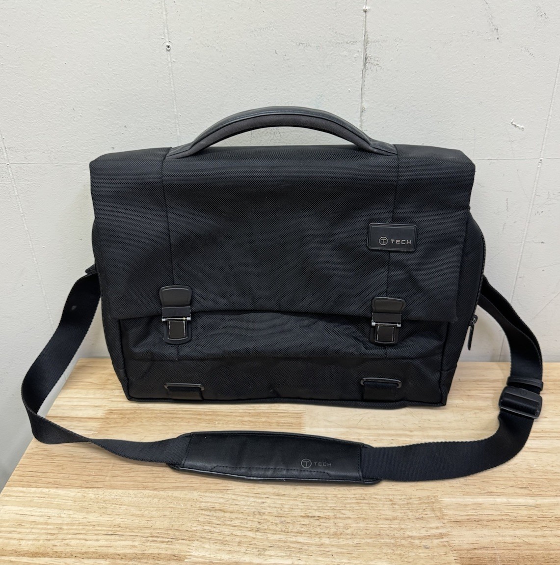 TUMI 58627D Luggage T-Tech FTX Ballistic Black Nylon LAPTOP Messenger Travel Bag