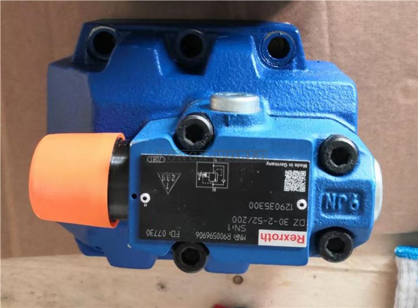 NEW 1PCS Rexroth Sequence valve DZ30-2-52/200 R900596906