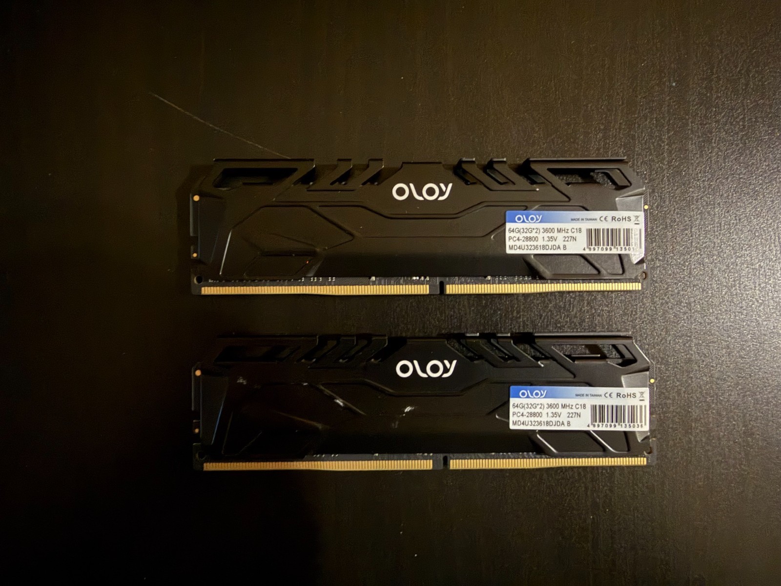OLOy 64GB (2x32GB) DDR4-3600 CL18 PC4-28800 288-Pin UDIMM Unbuffered RAM