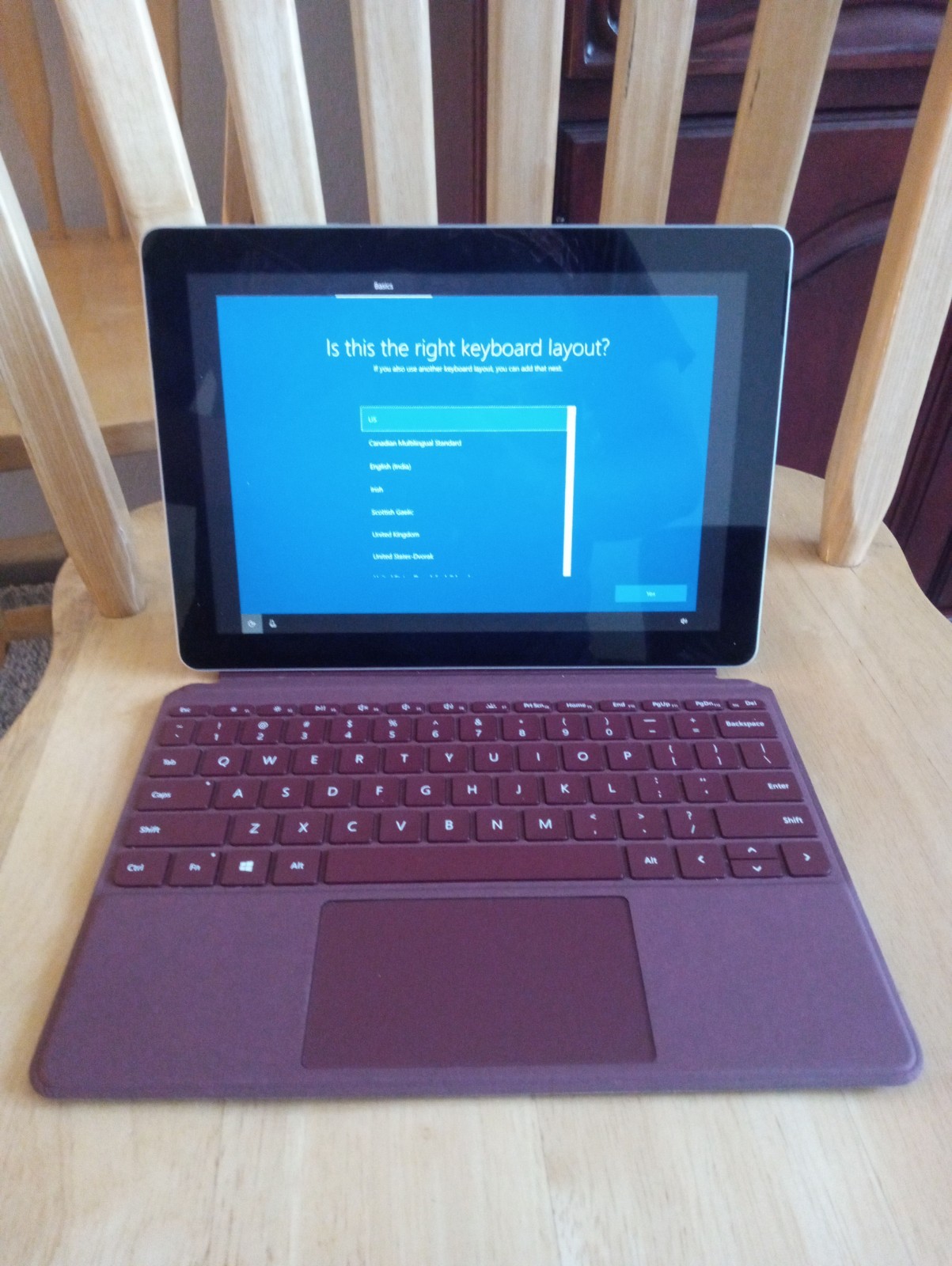 Microsoft Surface Go (10", Intel Pentium 4415Y, 4GB, 64GB, 1824, Windows 10)