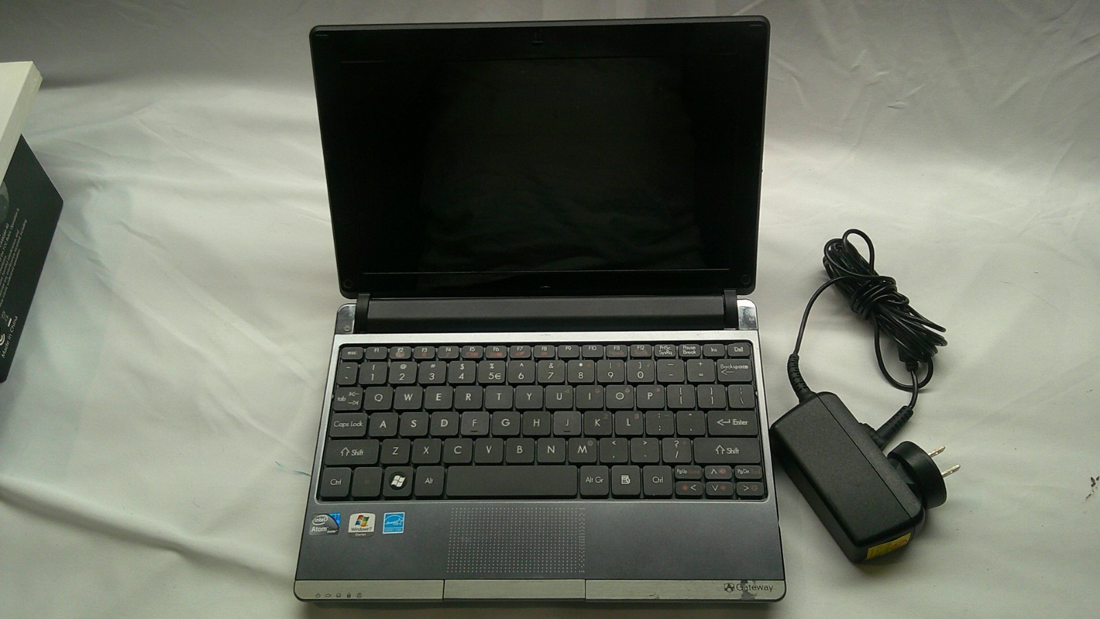 Gateway LT2104u NAV50 Netbook 10.1" Intel Atom 1GB RAM 250G Box Manual Case Win7