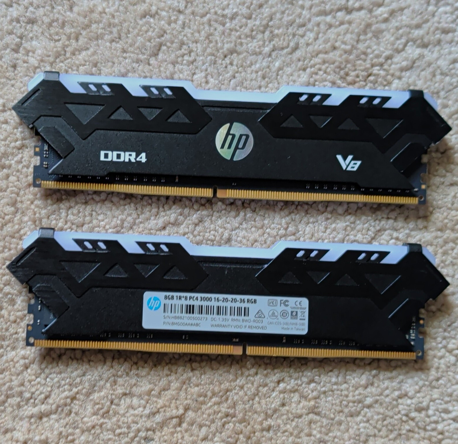 HP V8 Series 16GB (2x8GB) DDR4-3000 PC4-3000 UDIMM RGB 8MG00AA#ABC