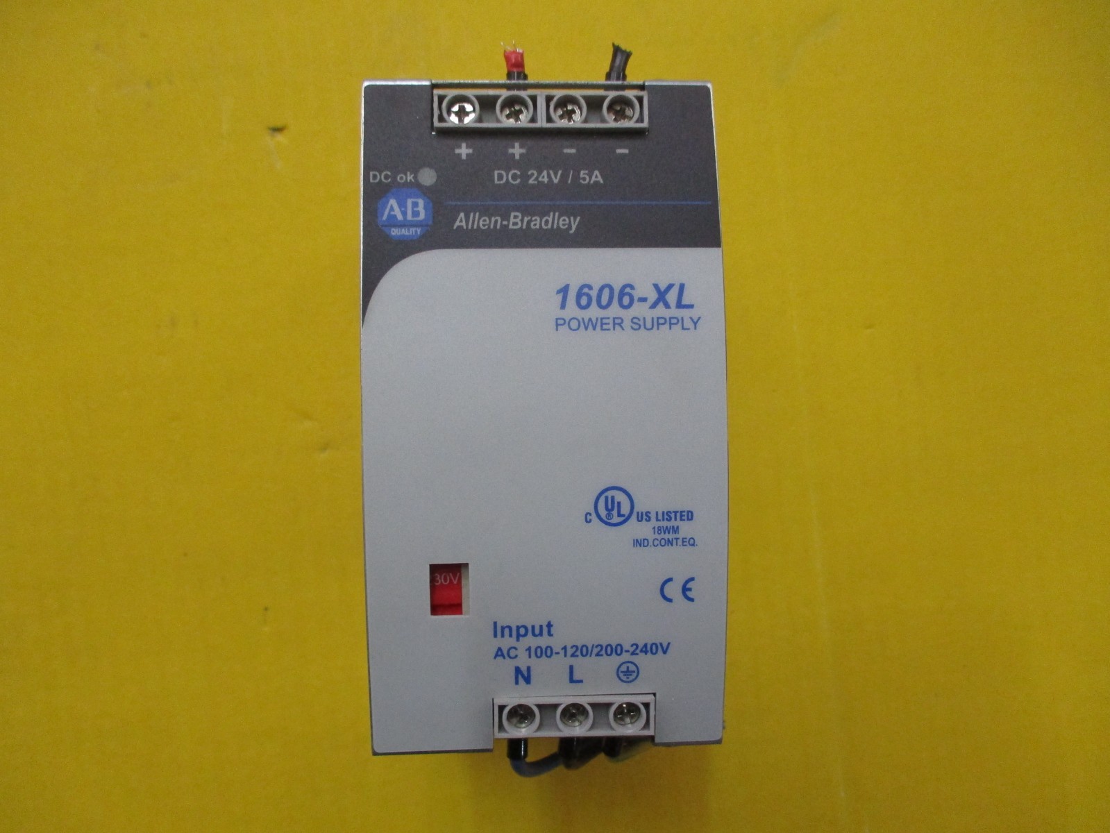 ALLEN-BRADLEY 1606-XL POWER SUPPLY 1606-XL120D 100-120/200-240V 2.6/1.4A 50/60Hz