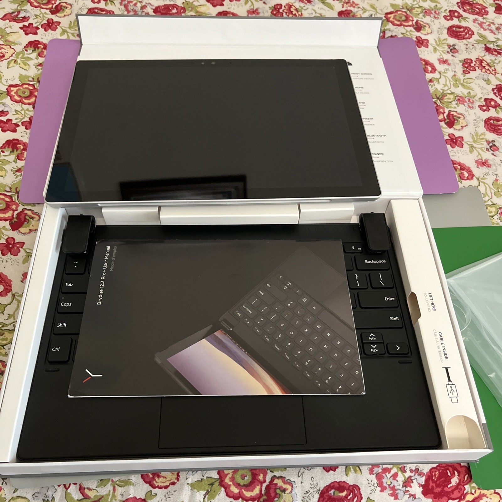 Surface Pro 4 Win 11 With  Brydge  Wireless Keyboard w/ Touchpad
