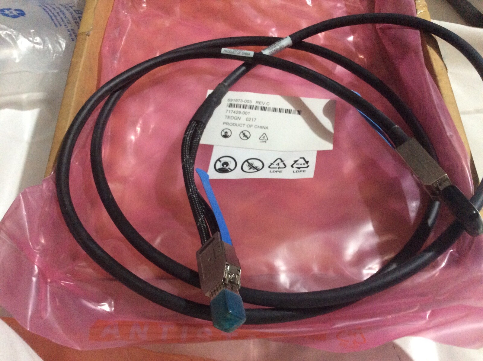 HPE Ext 2.0m MiniSAS HD to MiniSAS Cbl 716191-b21 