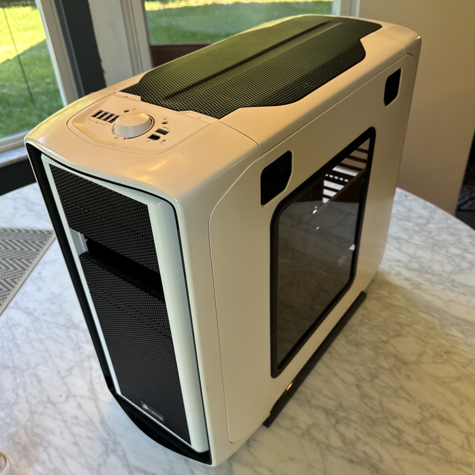 Corsair 600T Special Edition White Graphite Series Mid-Tower ATX Case