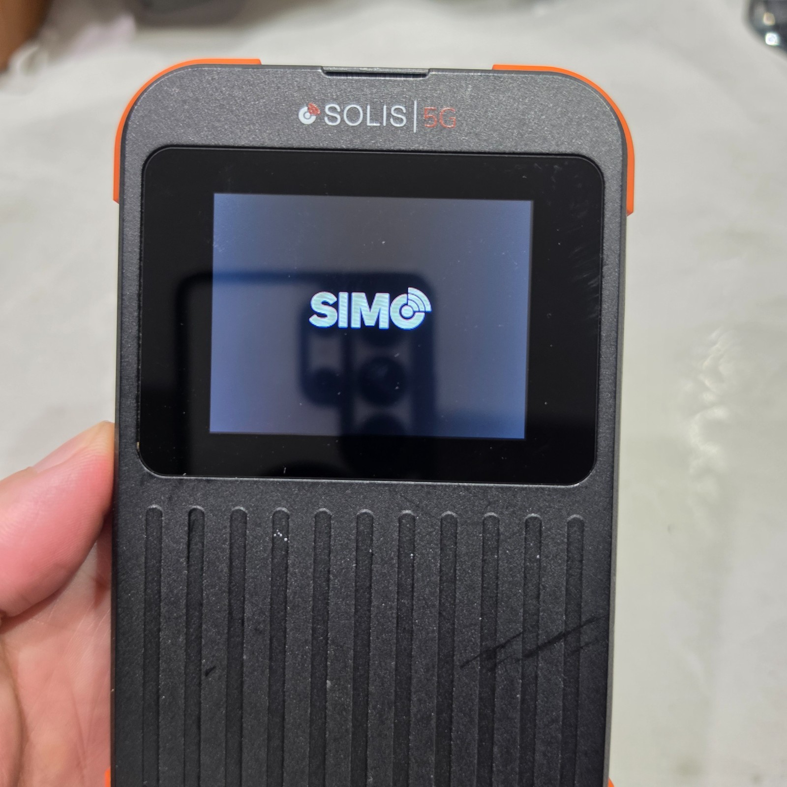SIMO Solis Pro 5G Mobile Hotspot and Power Bank w/ Lifetime Data - Fast Ship