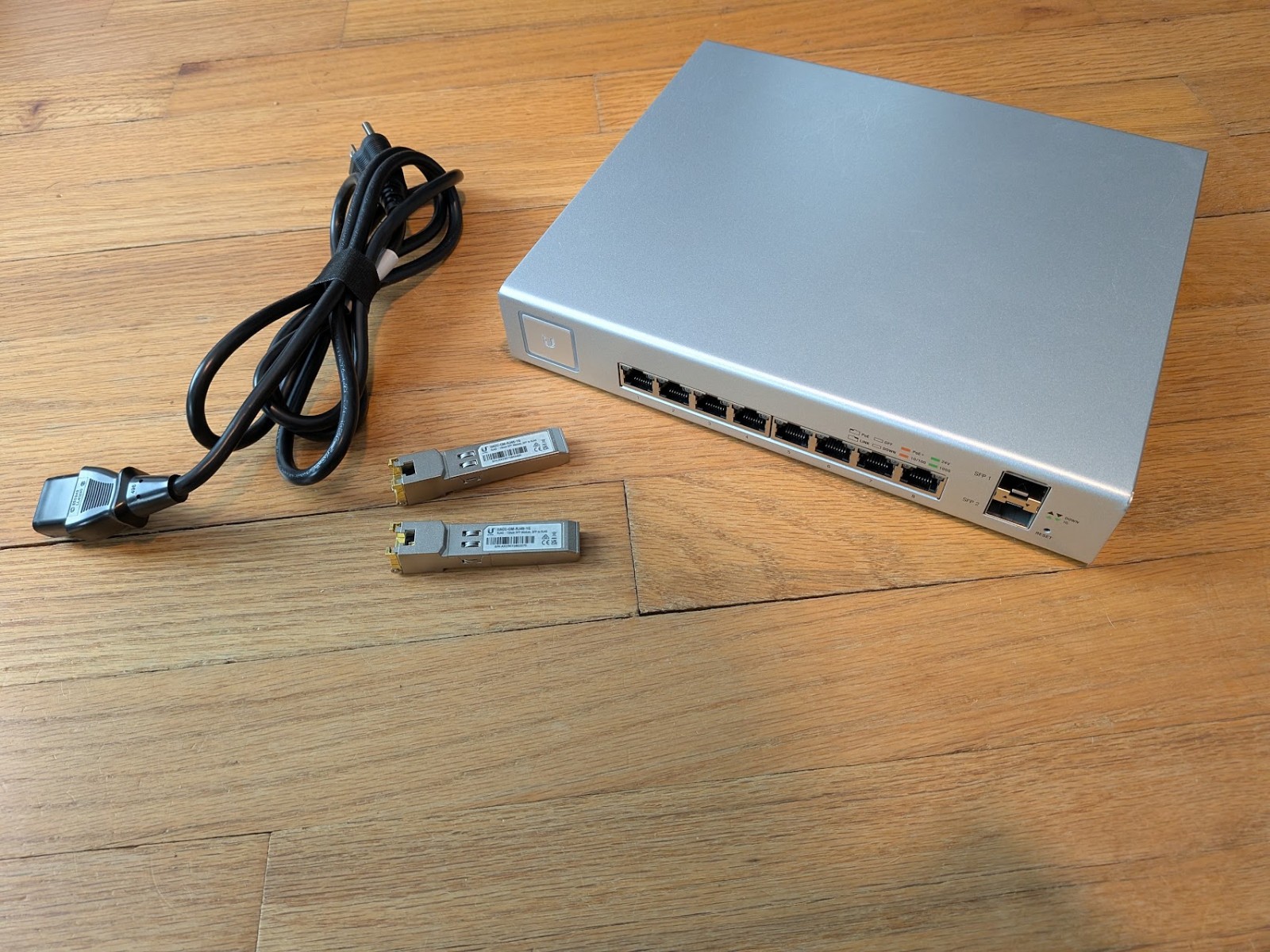 Ubiquiti Networks US-8-150W 8 Ethernet Switch