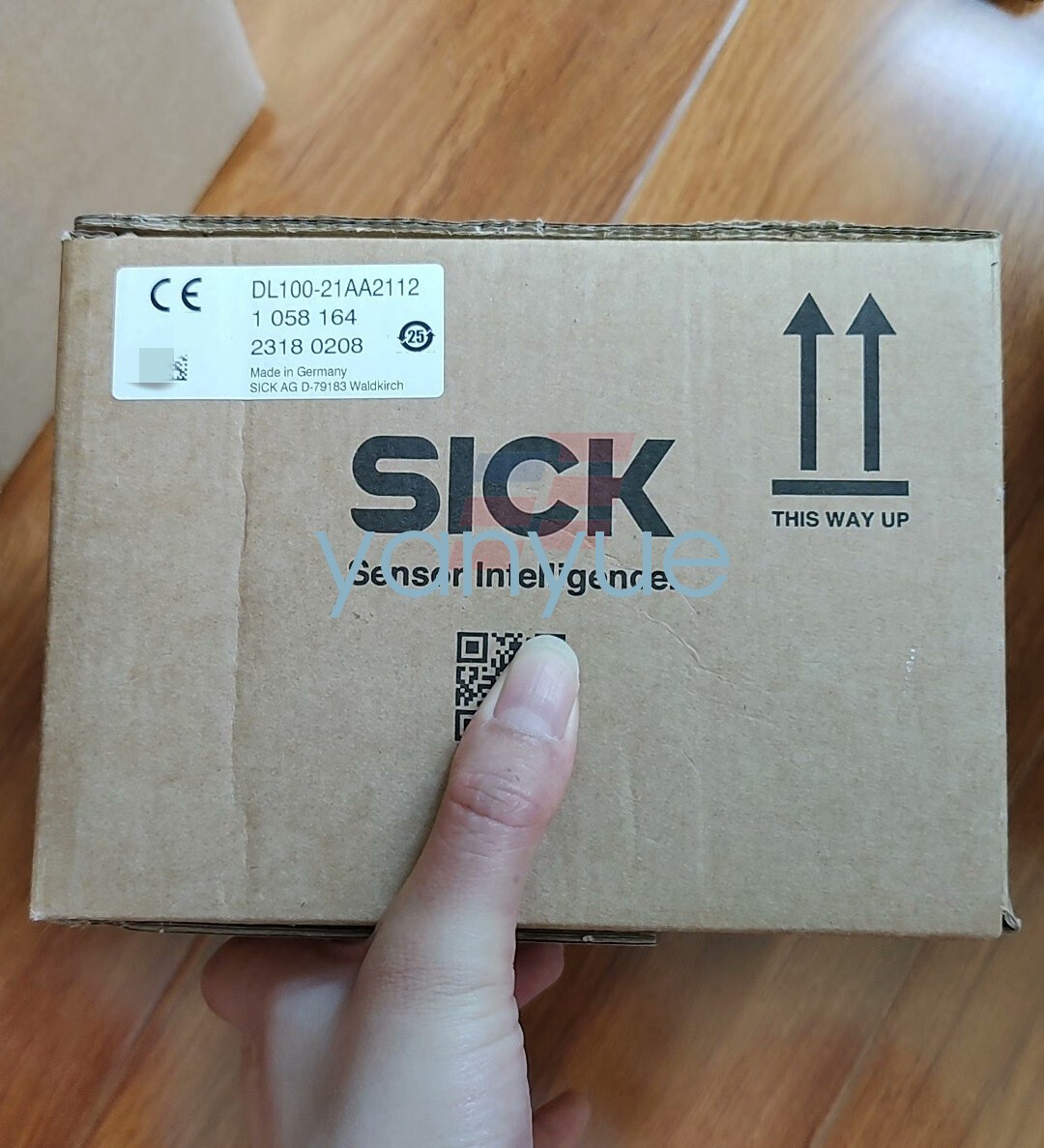 1PCS SICK DL100-21AA2112 Brand new Distance Sensor FedEx or DHL