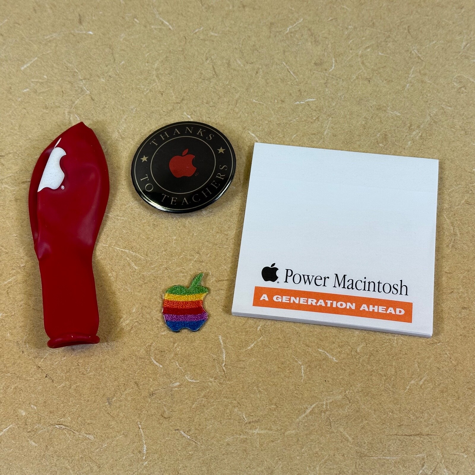 Set of cool items PIN BALLOON STICKY NOTES LOGO Apple Rare II Macintosh era