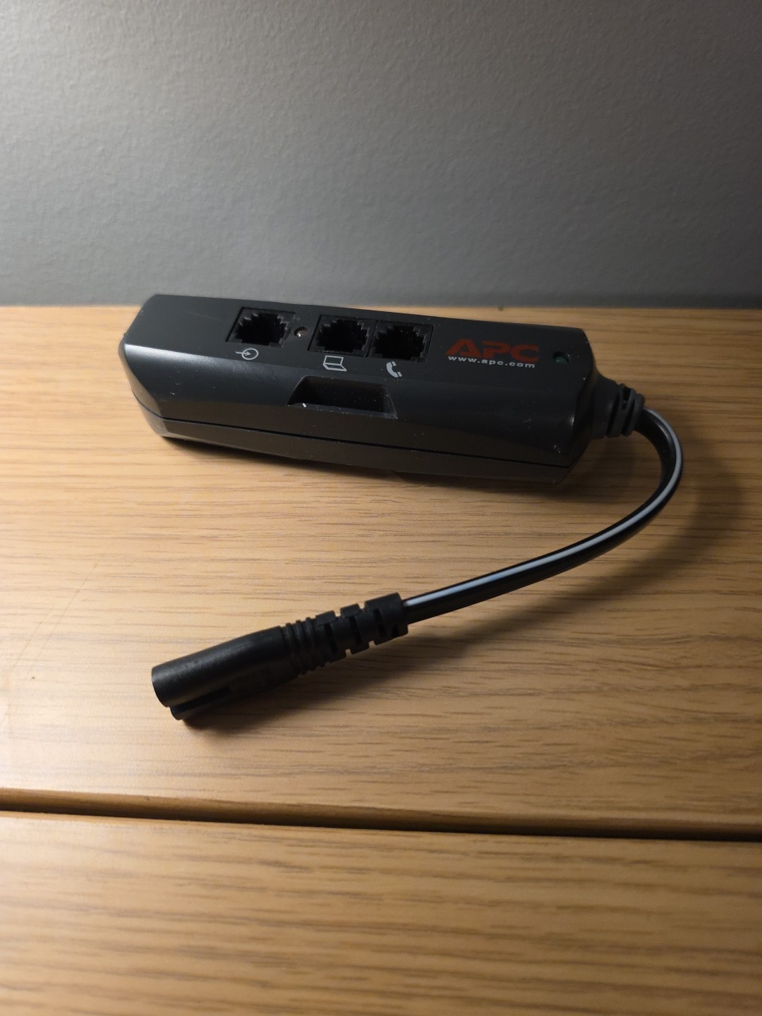 APC PNOTEPRO3 Mobile Notebook Pro Surge Protector 3 Prong Laptop Protection
