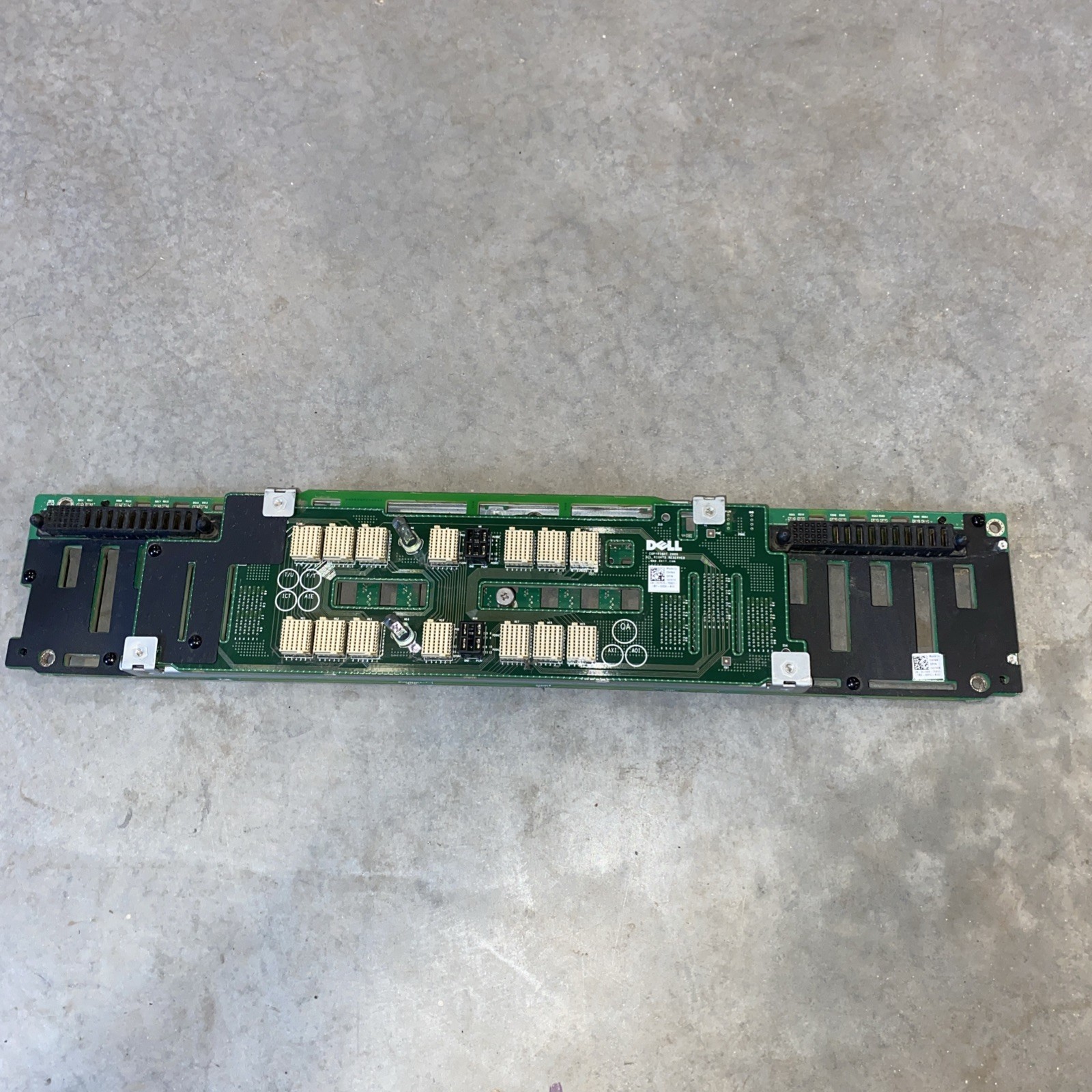 V7073 DELL POWERVAULT MD1220 MD3220 24 BAY HDD BACKPLANE 0VCK1