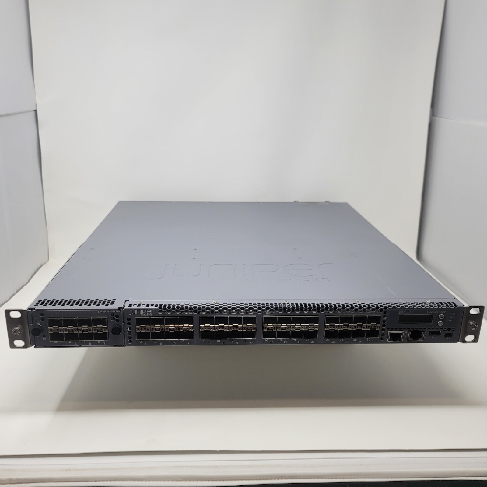 Juniper EX4550-32F 32-Port 10GbE SFP+ Switch w/ EX4550-EM-8XSFP, EX4550-VC1-128G