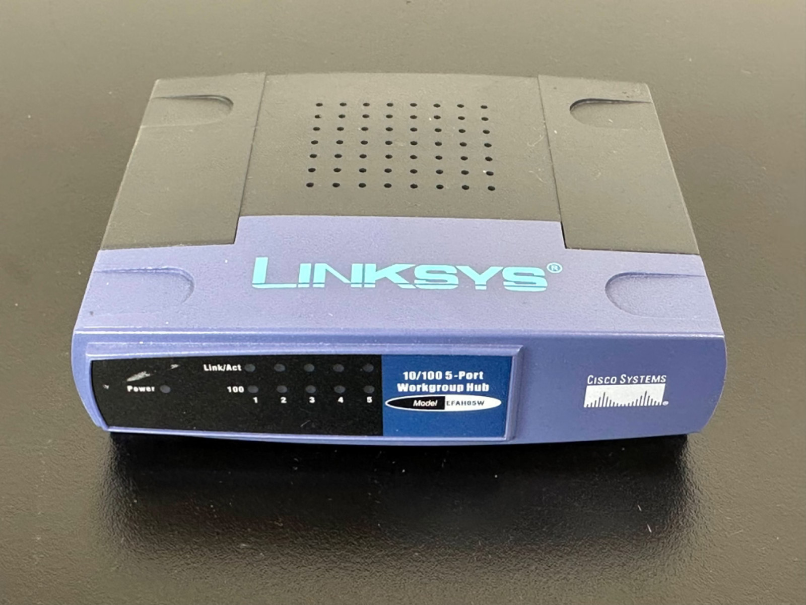 Linksys EFAH05W 5-Port 10/100 Workgroup Hub Cisco Ethernet Network Hub