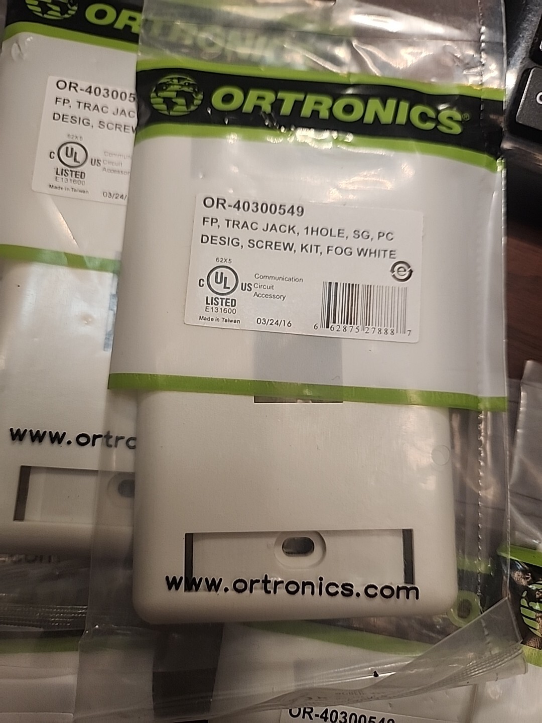 6-Ortronics OR-40300549 TracJack 1 Hole, Faceplate Fog White - NEW Open Box