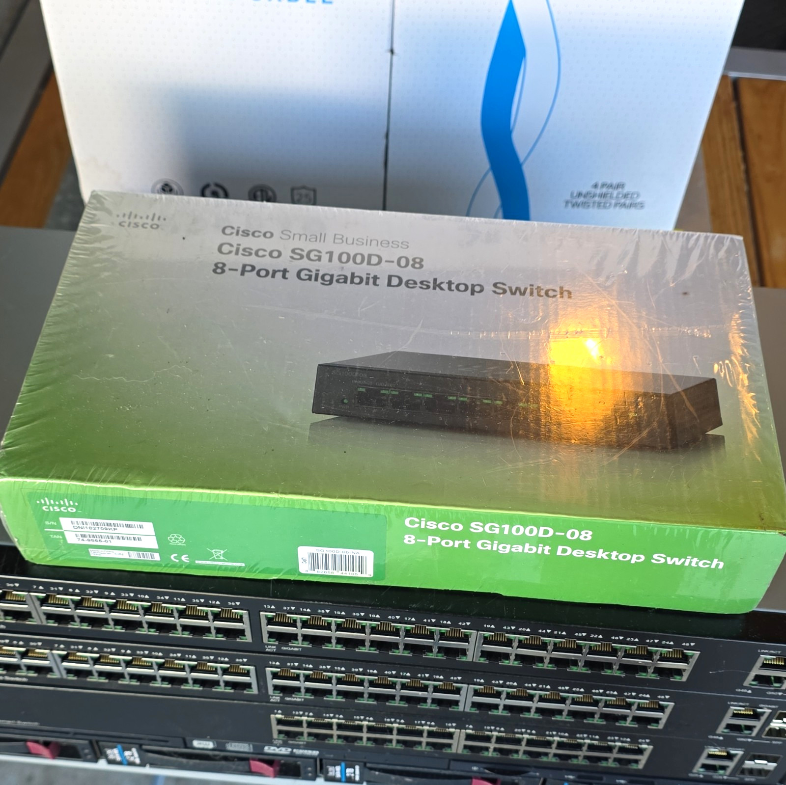 Cisco SG100D-08 Small Business 8-Port Gigabit Unmanaged Desktop Switch