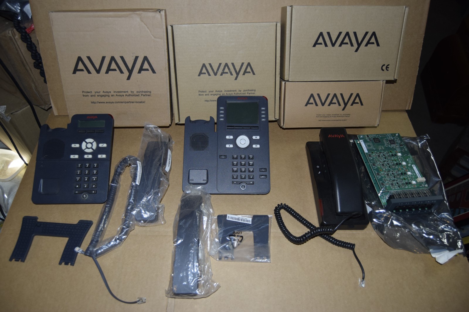 Lot of Avaya J129 J169 H229 IP Phones SIP and Communications Card Board