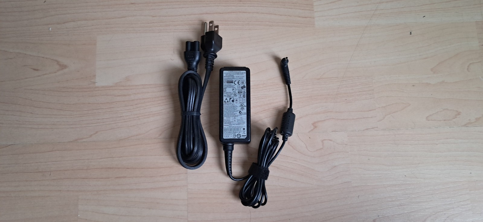 SAMSUNG AD-4012NHF A12-040N1A Charger AC Adapter 12V 3.33A 40W