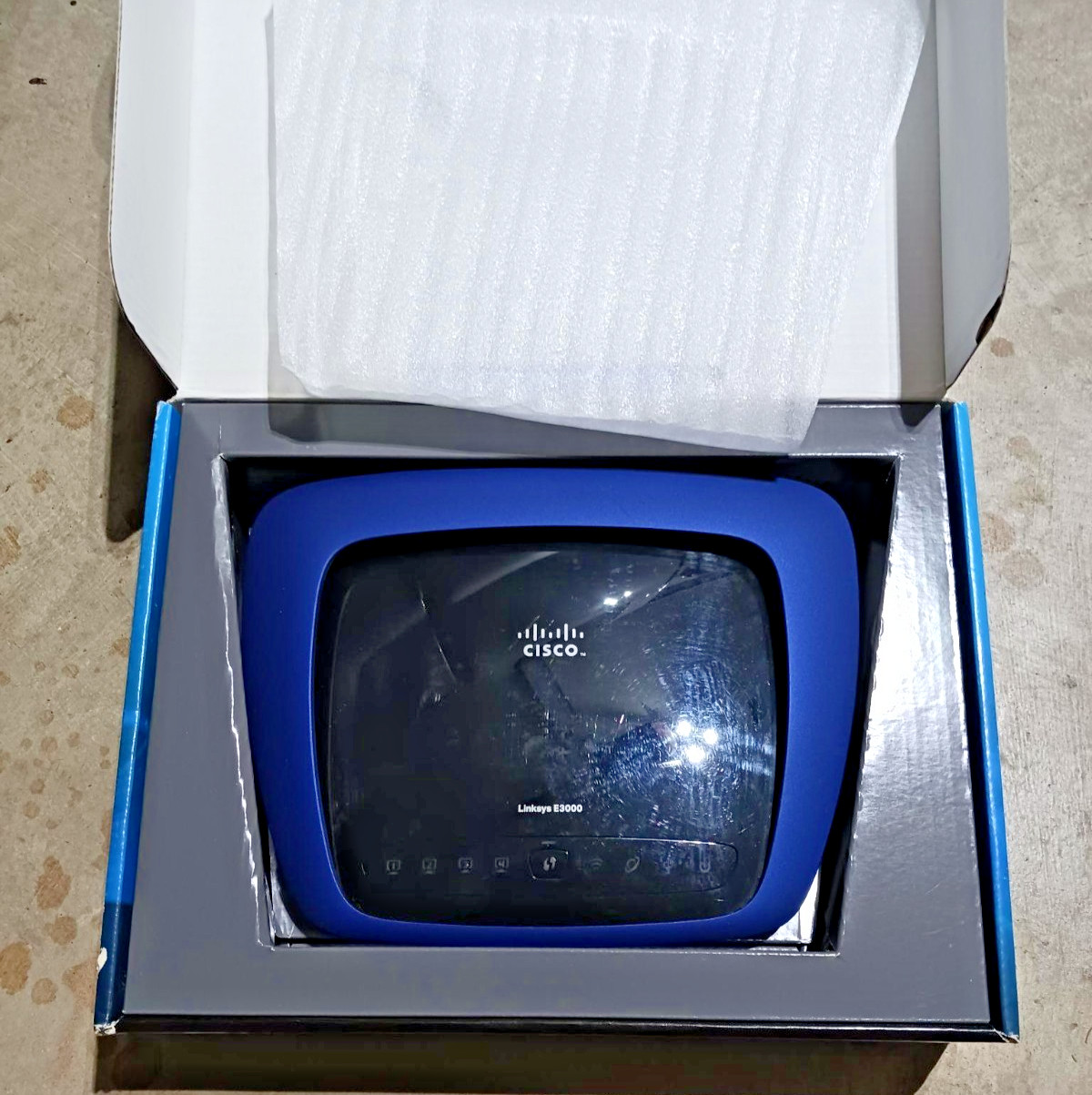 LINKSYS CISCO E3000 4-Port High Performance Wireless N Router