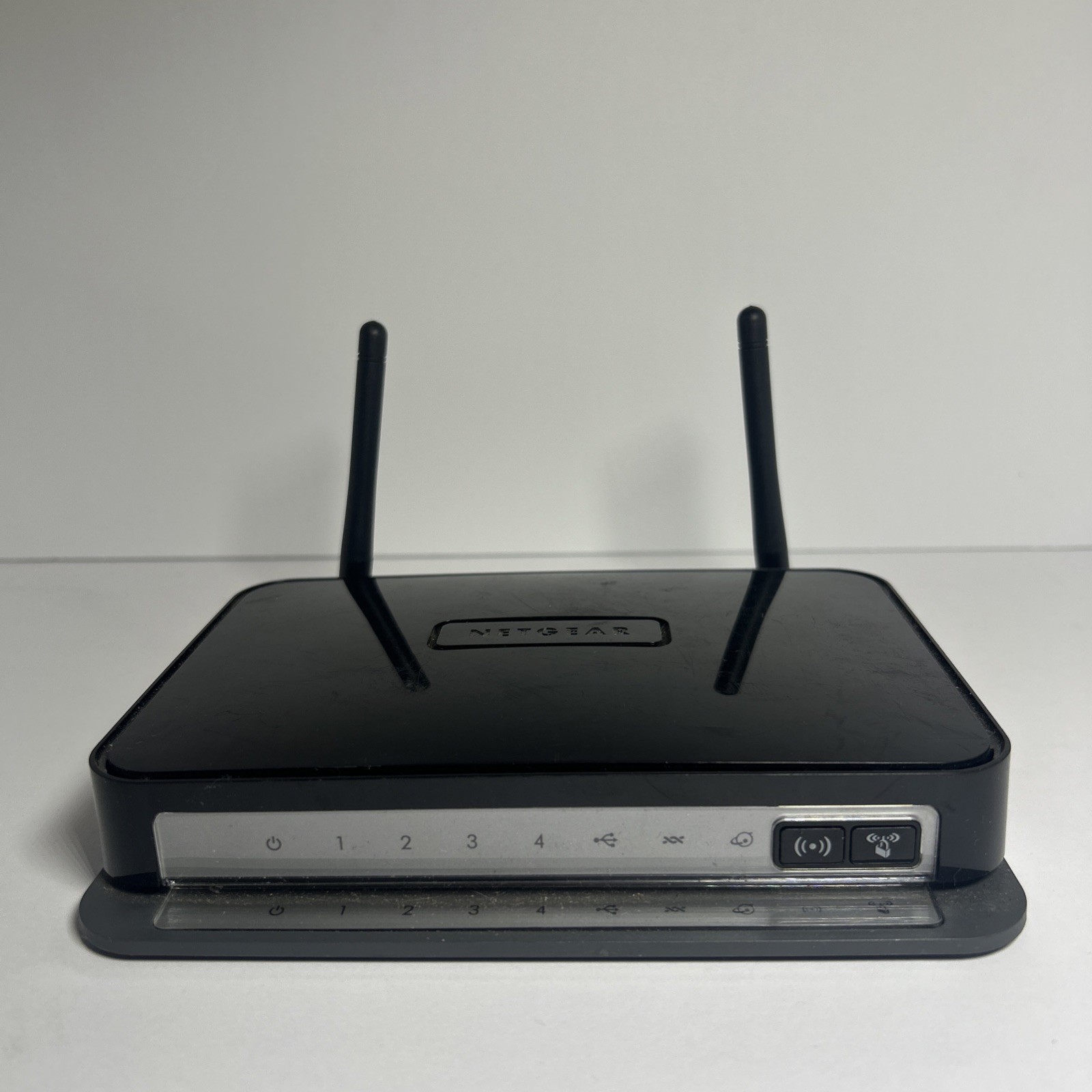 Netgear N300 Wireless DSL Modem Router + ADSL2 Model DGN2200V3
