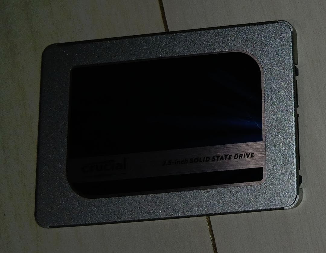 Crucial CT1000MX500SSD1 1TB SATA 6Gb/s SSD 96% Health Tested