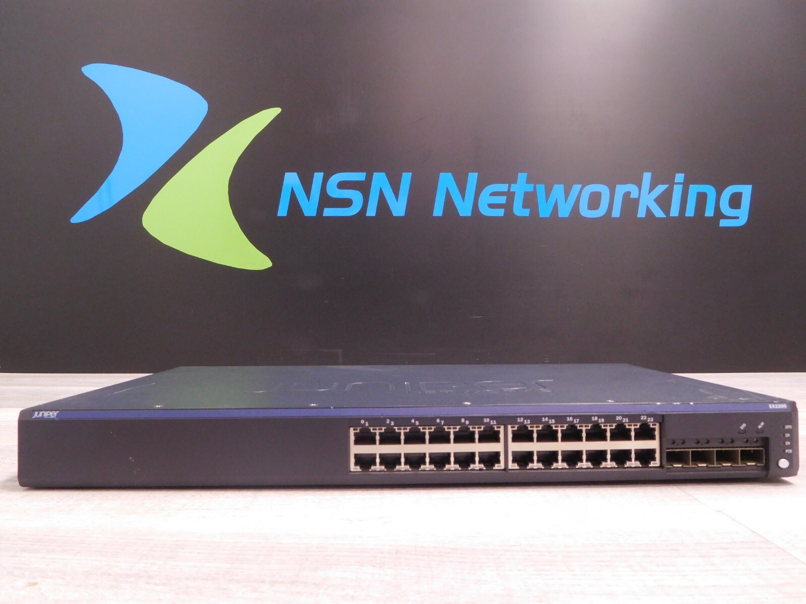 Juniper Networks EX2200 EX2200-24T-4G 24-Port Gigabit Switch