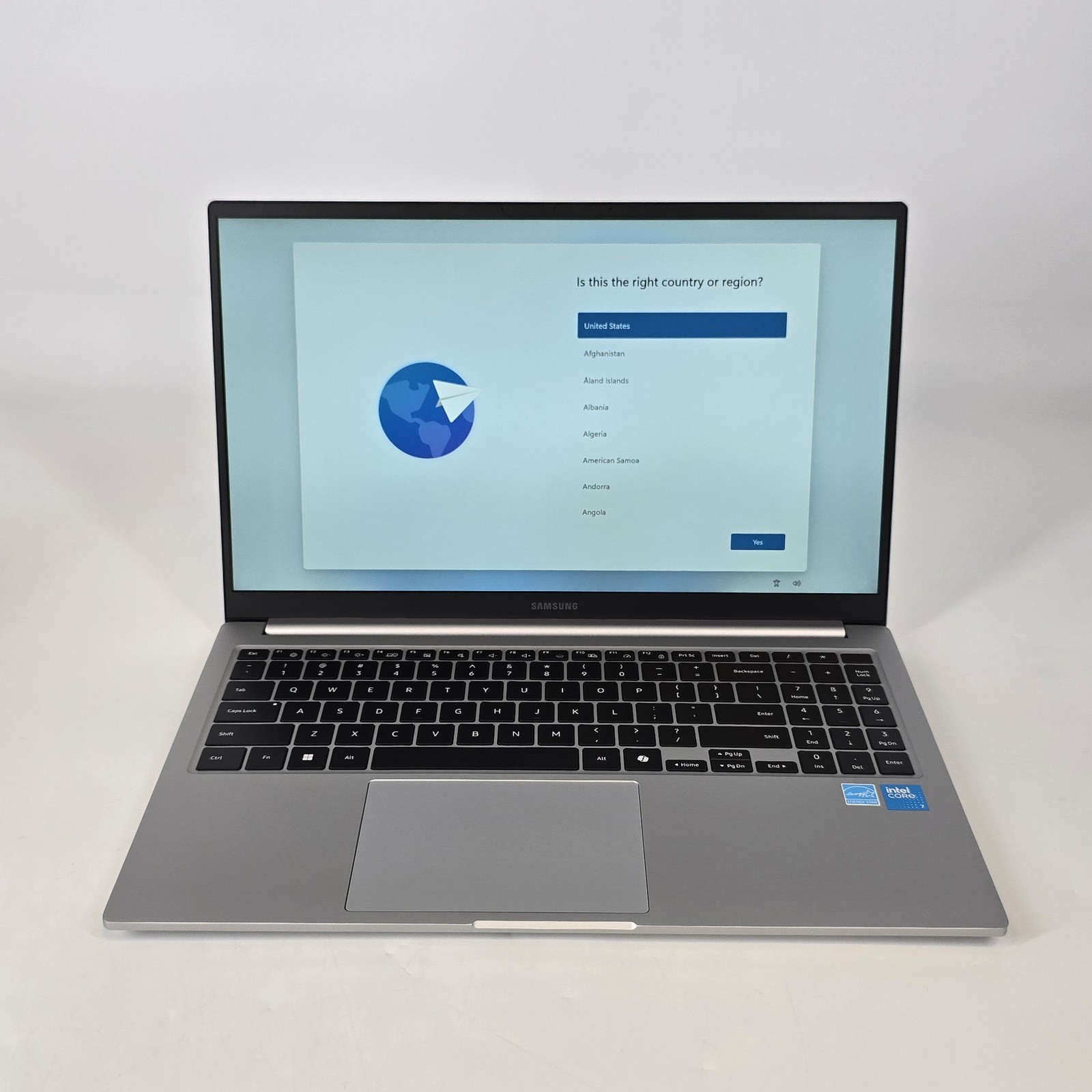 Samsung Galaxy Book4 15.6 FHD 1.8 GHz Core 7 150U 16GB 512GB SSD Excellent