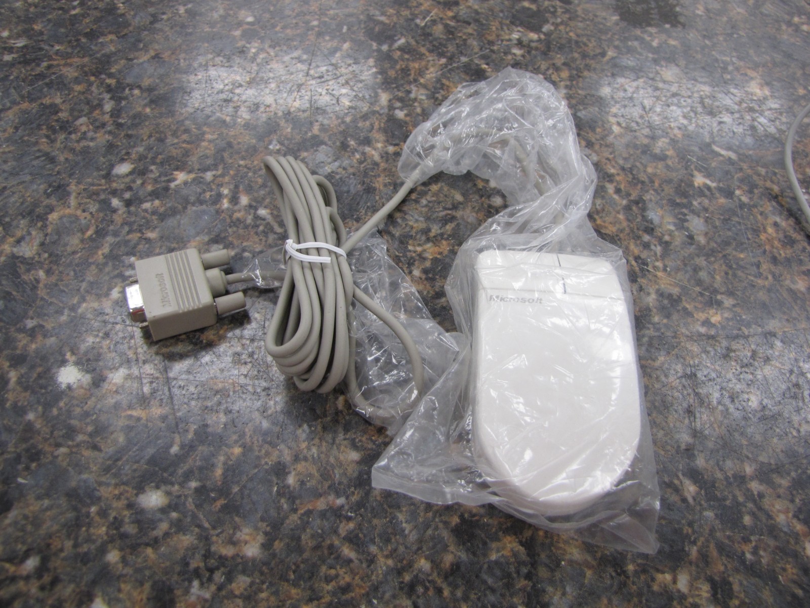 Vintage Microsoft Serial PS/2 Compatible PC Mouse - New - NW43