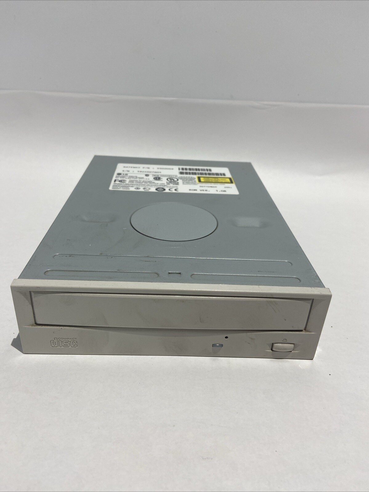 LG CD-ROM Drive Model CRD-8483B IDE Internal 5.25” Beige