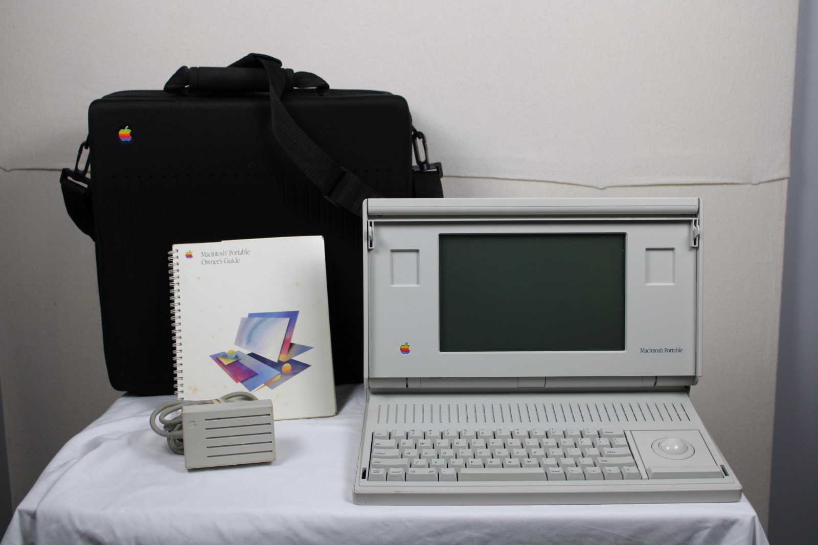 Apple Macintosh Portable Model M5126 Backlit Vintage Laptop - Untested As-Is