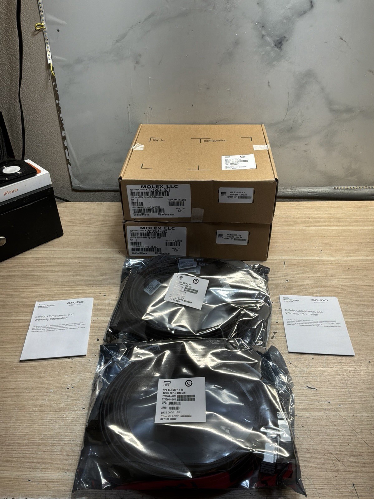2 HPE 721064-B21 40G QSFP+ 4x10G 3M cable/NEW/JUA3516